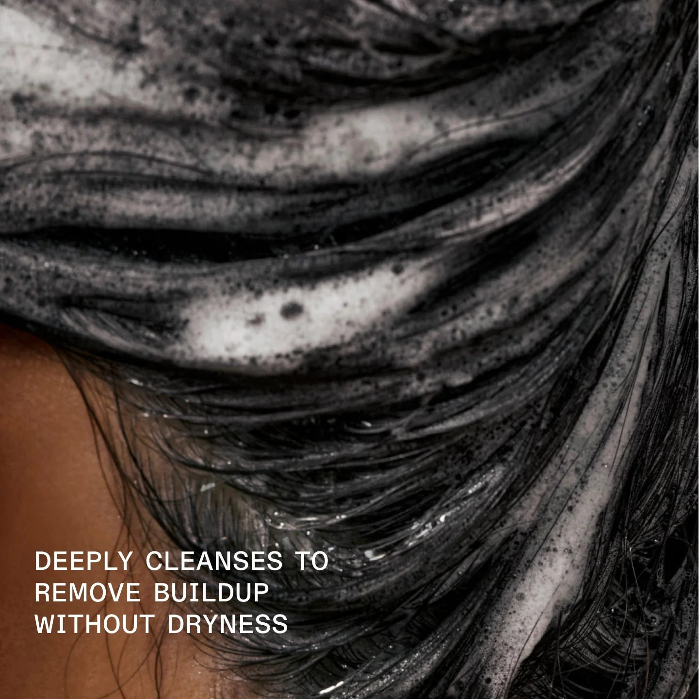 Nº.4C BOND MAINTENANCE® CLARIFYING SHAMPOO - Image 3